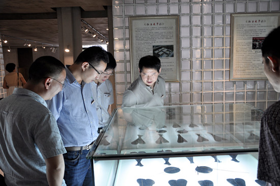 浙江省镇海中学校友总会直属分会成立大会在公司举行