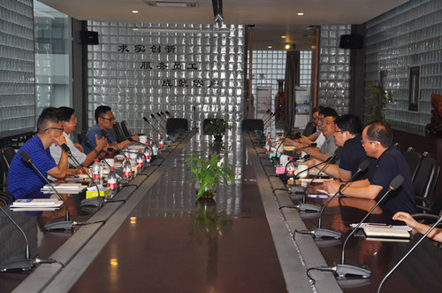 宁波工程学院苏志刚书记和江北区张飞宇常务副区长一行莅临开运体育调研交流