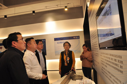 贵阳市人民政府副市长唐兴伦一行莅临开运体育调研考察