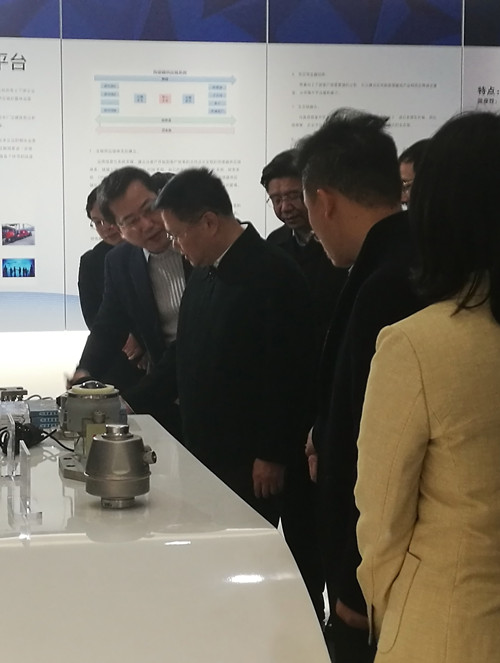 省委副书记、市委书记郑栅洁莅临开运体育传感调研