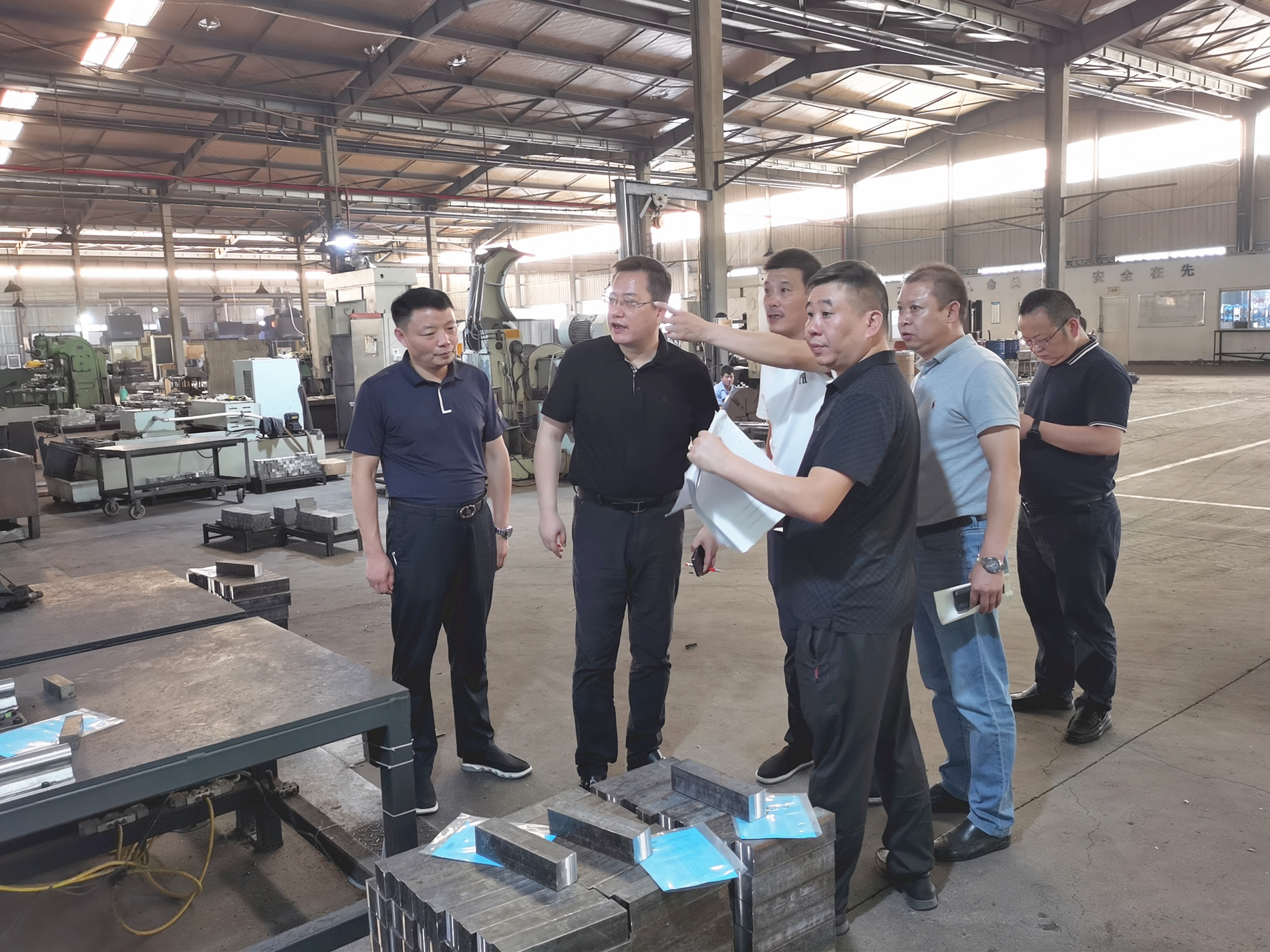 集团总裁柯建东莅临安徽开运体育指导工作