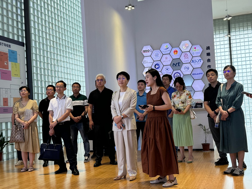 民革浙江省委会副主委、宁波市副市长金珊一行莅临开运体育传感考察调研