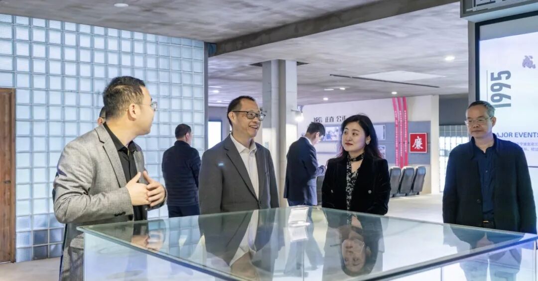 浙江省经济和信息化厅副厅长詹佳祥一行莅临开运体育传感调研指导